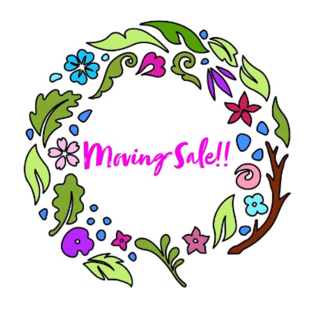 I’m moving!! Make offers ☺️🌷